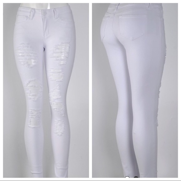 ✨LAST ONE ✨White distress skinny jeans - Picture 2 of 8